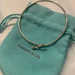 Tiffany & Co. Bracelet Narrow Wire
Hook Bangle Sterling Silver